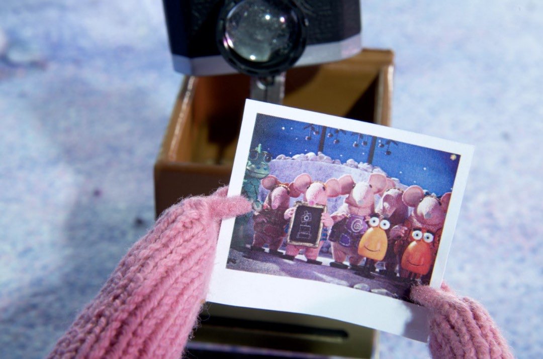 helloclangers's tweet image. "A camera is a save button for the mind's eye" ~ Rodger Kingston

Happy #WorldPhotographyDay! 📸