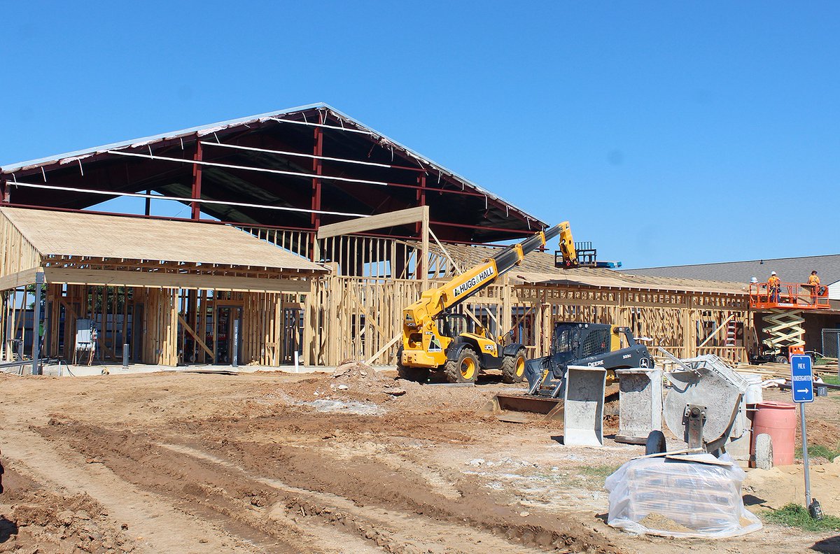 fcschooldist's tweet photo. #ForrestCityProjects - School is back in session but classwork isn't the only work taking place in the Forrest City School District.

Crews are busy with the ongoing construction of the new Health and Wellness buildings at Central &amp; Stewart elementary schools. https://t.co/8nhd9MgM5p