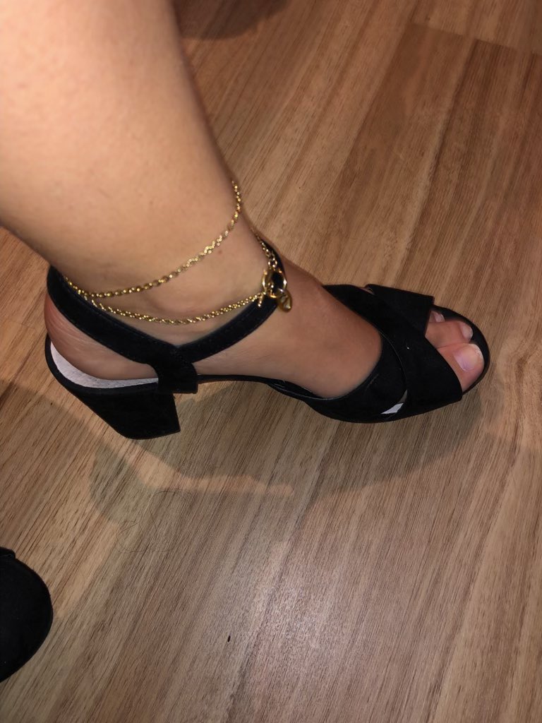 times_foot's tweet photo. Vient prv pour plus de photos #feet #fetichiste #pieds #moneyslavesfr https://t.co/LfuEpsy59w