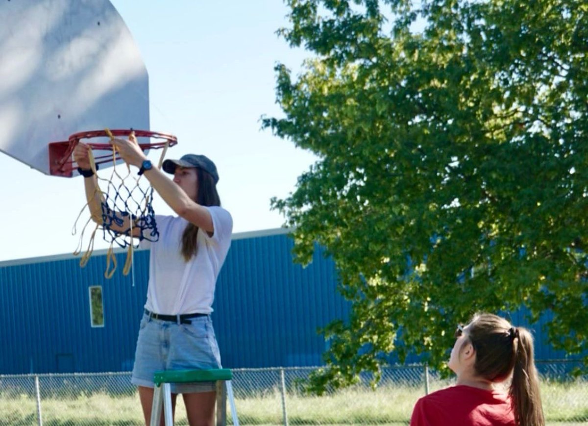 reedclarke82's tweet photo. Another #FreshNet goes 🆙
Huge shout out to @Plouffey_15 @KPlouffe21 for their help getting the @CityofEdmonton #yeg Grads court back to its glory days 🏀
@ED_Stingers https://t.co/c01zB95OfN