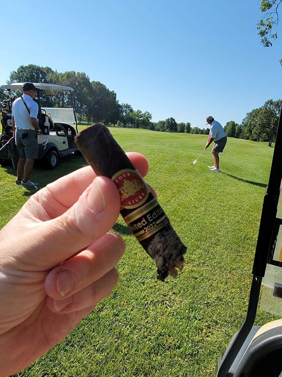theDrThumbs's tweet photo. Its a #FourKicksFriday!! From @TheCrownedHeads https://t.co/dBrZNTNTAs