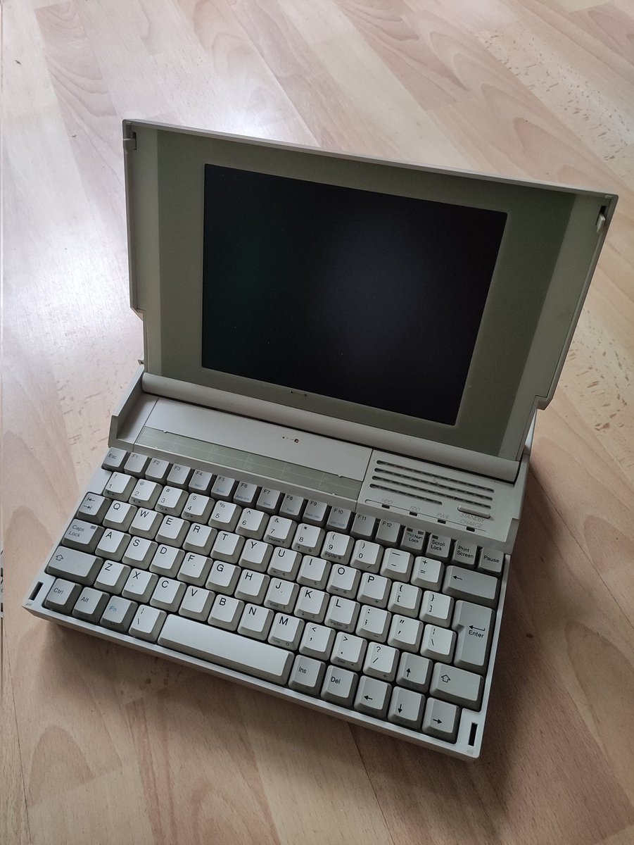 totallycontuk's tweet photo. Amazing what you can find buried deep in a closet...Any tech museums in Scotland? 🤭
#myfirstlaptop #oldscool #oldschool #vintagelaptop #Laptop https://t.co/IDmU790HYY