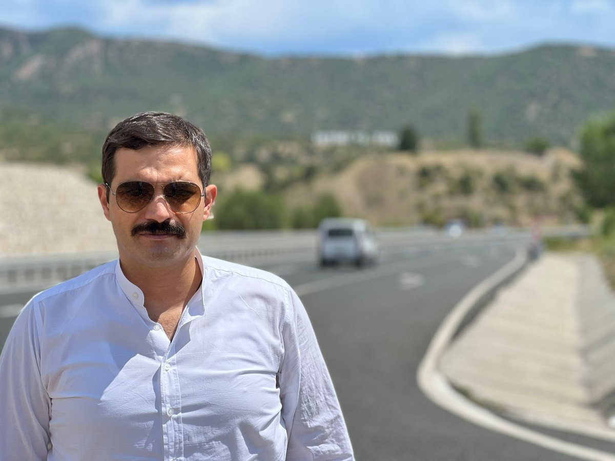 sinanates16's tweet photo. Kıymetli Gençler,

Yakın tarihimizde önemli bir yeri olan Kastamonu'daki bu yolun adı ve burada donarak şehit olan kahramanımızın adı nedir?

Yarın 21.00'e kadar bu tweeti RT edip 1 kişiyi etiketleyerek doğru cevabı verenler arasından 20 kişiye Göktürkler kitabımı hediye edeceğim https://t.co/1vttVYandj