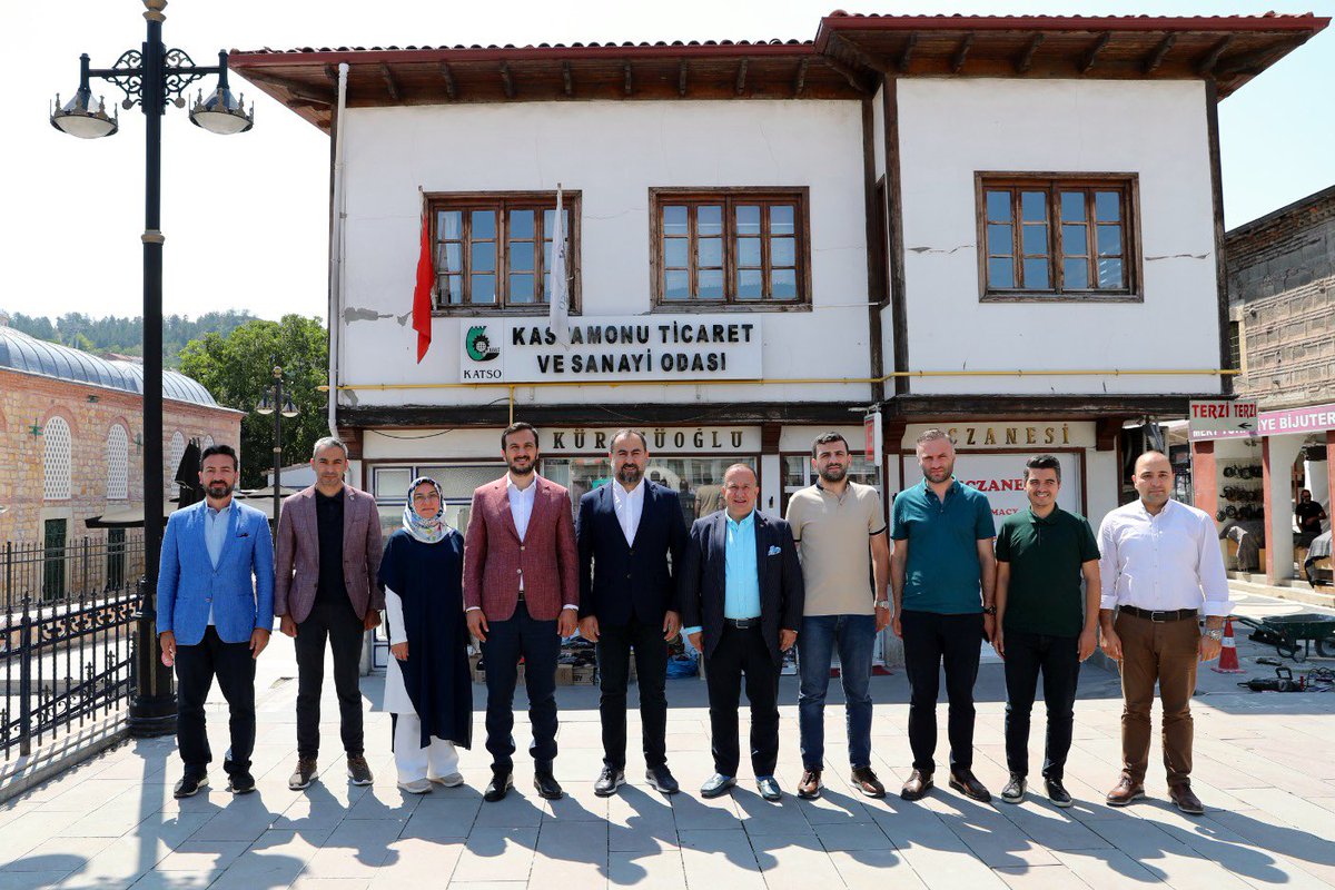 abdullahozdemir's tweet photo. Kastamonu Sanayi ve Ticaret Odası yönetim kurulu başkanı Oğuz Fındıkoğlu ve Kastamonu Gazeteciler Cemiyeti Başkanı Erkan Yılmaz ile bir aradayız 🤝

Kastamonumuz için emek veren tüm hemşehrilerime teşekkür ediyorum. https://t.co/cbWZXz9uRZ