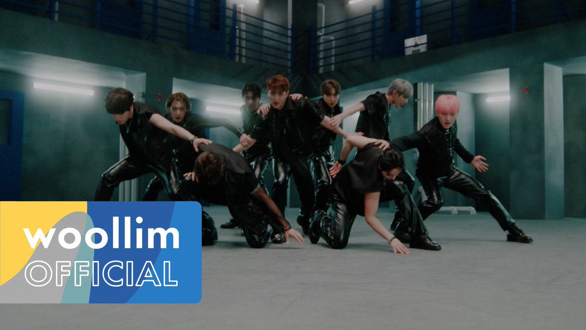 KpopperFanmulti's tweet photo. 📢 Divulgado o MV de 'Replay' [Choreography Ver.] do grupo #GoldenChild

▶ https://t.co/OKStTvyfQc

#GoldenChild_comeback  #골든차일드
#kpop 
#GoldenChild_AURA #GoldenChild_Replay https://t.co/9jDJ5P2ylA