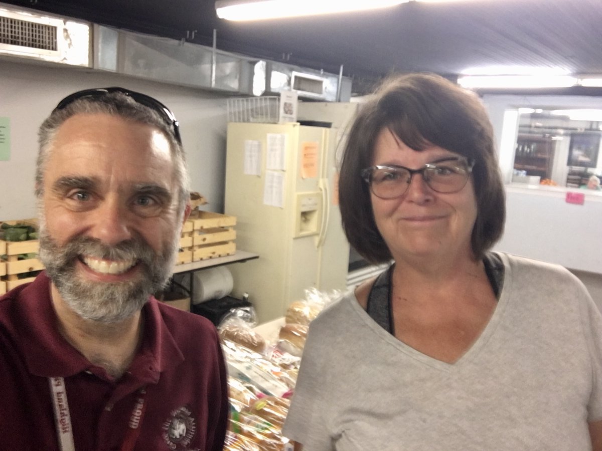HMS_YSC's tweet photo. I was Highland PROUD to deliver some much-needed food to the Highlands Community Ministries food panty today. HMS parents generously donated food during our back-to-school events. Contact HCM or the YSC if you need food assistance! @FRYSC_JCPS @JCPSAsstSuptASP @JCPSMiddleEA https://t.co/GstUywUNxP