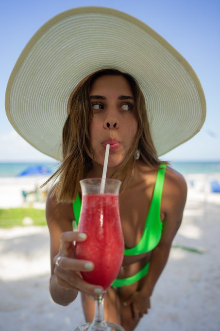 Buen d&iacute;a de Viernes sediento y caluroso esperado 🔥🏖️🥵 https://t.co/2oCusfUmIs<a href="/tag/mvsales"class="tags"><span>#mvsales</span></a>