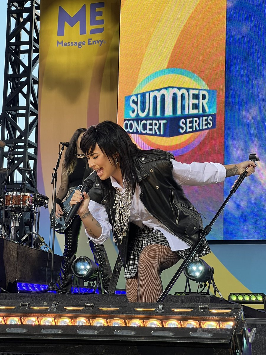 gyhabmanda's tweet photo. slayyyyyy #demiongma https://t.co/0kAUwNsQcj