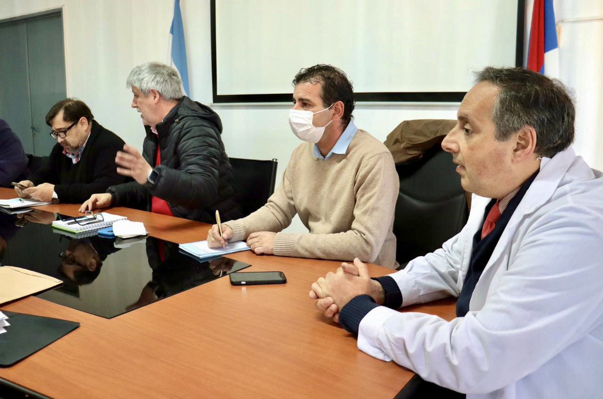 AhuadCarlos's tweet photo. Mesa de trabajo junto a referentes del MPL con diálogo y cordialidad resolviendo inquietudes a los afiliados @MisionesIps @Jcfalko1 @FRdelaConcordia https://t.co/AhzBs4lKij