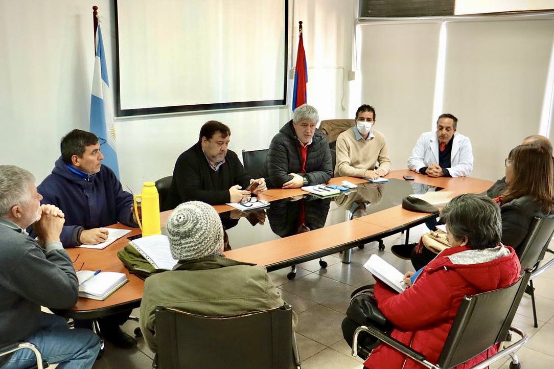 Mesa de trabajo junto a referentes del MPL con diálogo y cordialidad resolviendo inquietudes a los afiliados <a href="/MisionesIps/">Instituto de Previsión Social Misiones</a> <a href="/Jcfalko1/">Jcfalko</a> <a href="/FRdelaConcordia/">Frente Renovador de la Concordia</a>