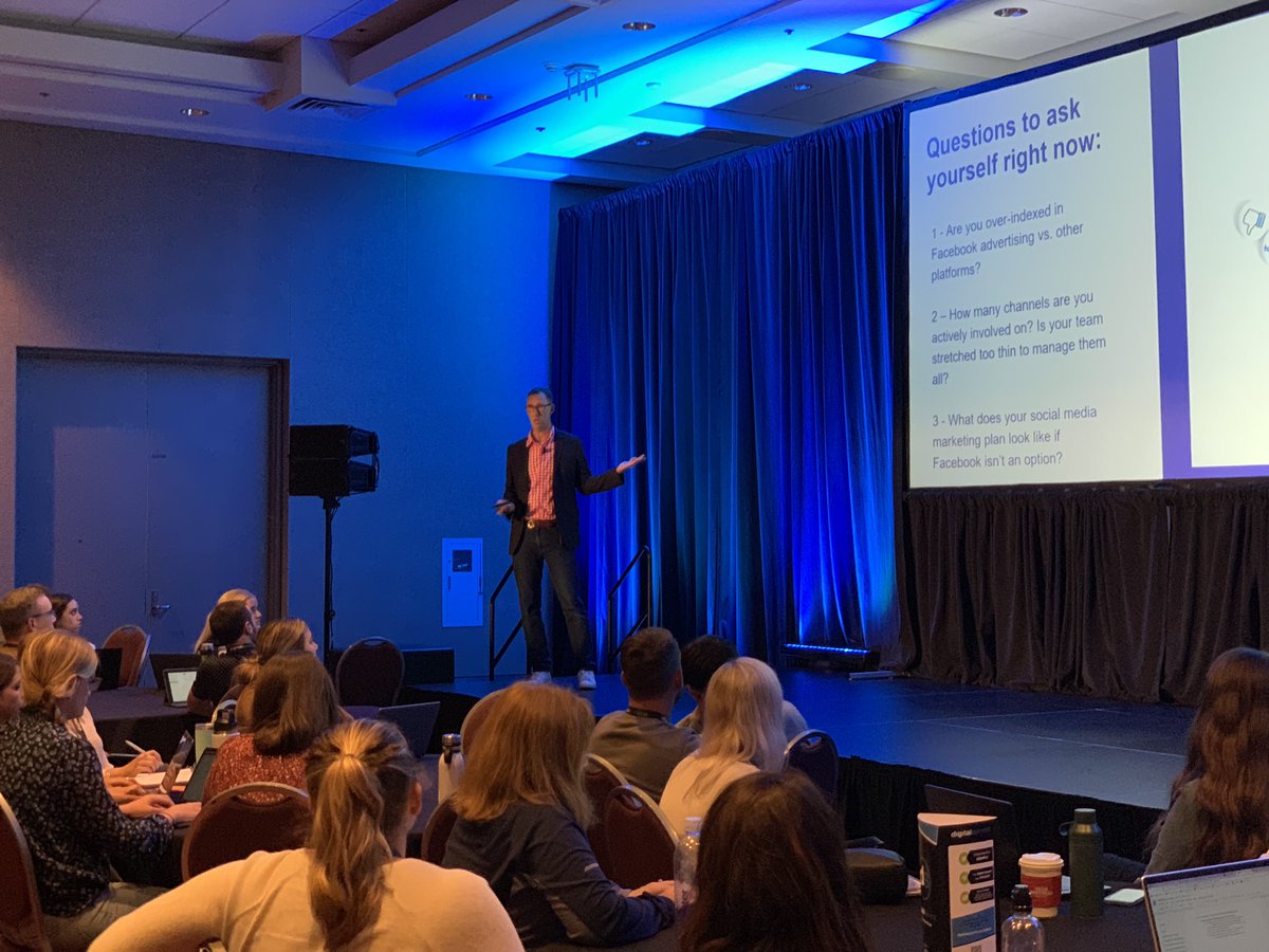 DigitalSummits's tweet photo. Happening now on stage 3 - @arikhanson is giving great #SocialMedia tips to take into your 2023 planning! #DSMPLS https://t.co/W4x01zqjdw