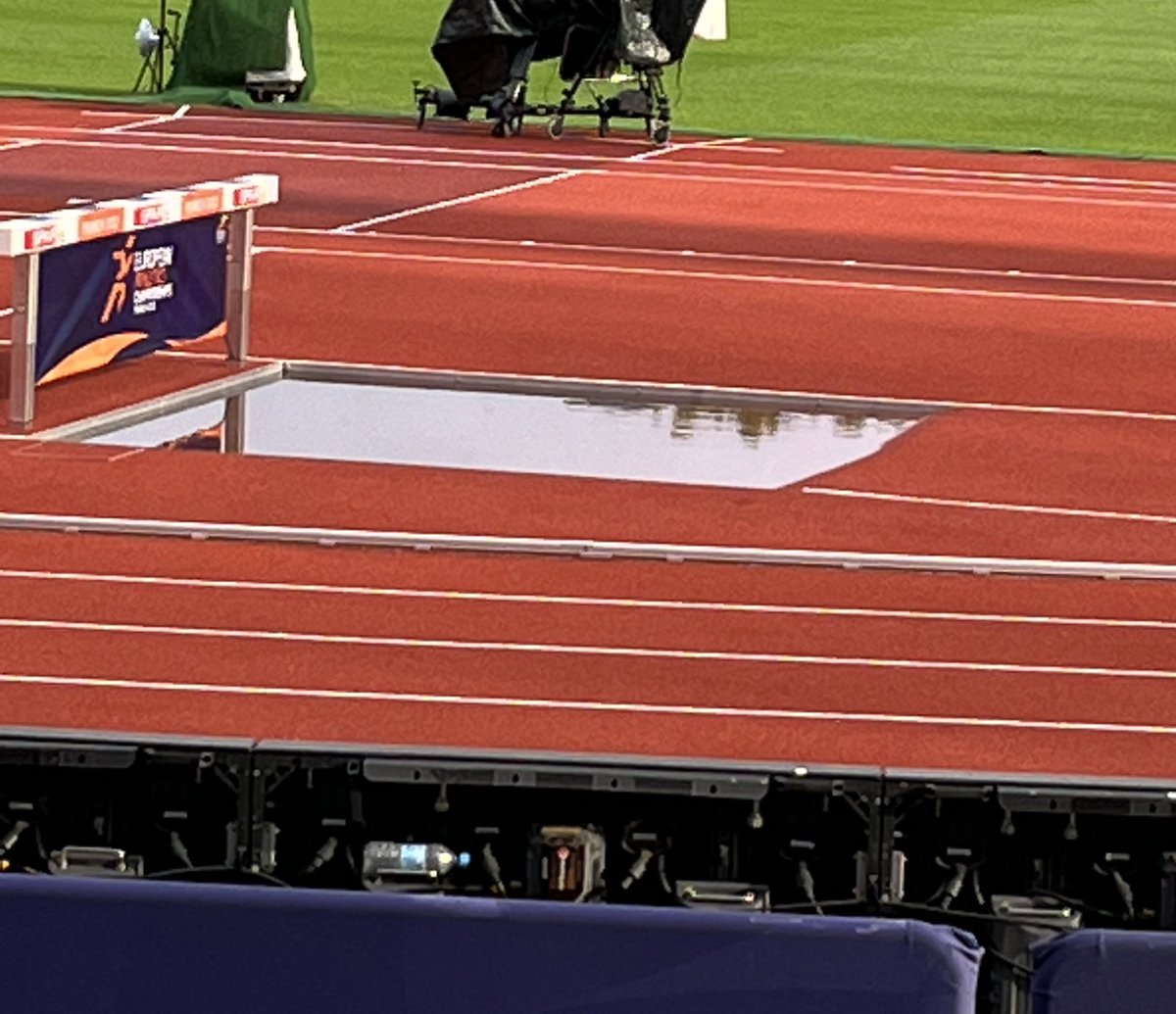 Heute mal  Hindernis-Richter 😜#ECMunich2022
#Muenchen2022