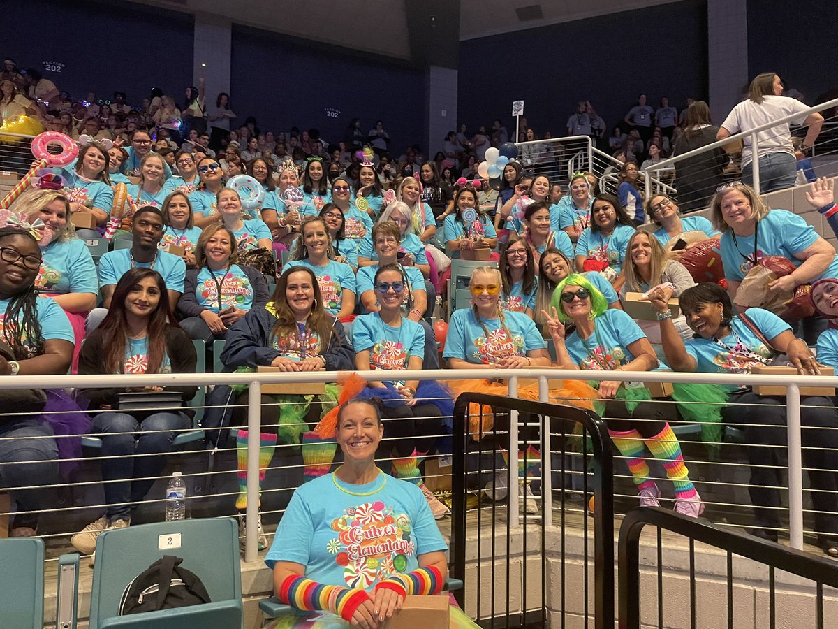 CulverLCISD's tweet photo. Culver definitely brought the BEST spirit today! #livingthecheetahlife https://t.co/Ilzw9sLXv6