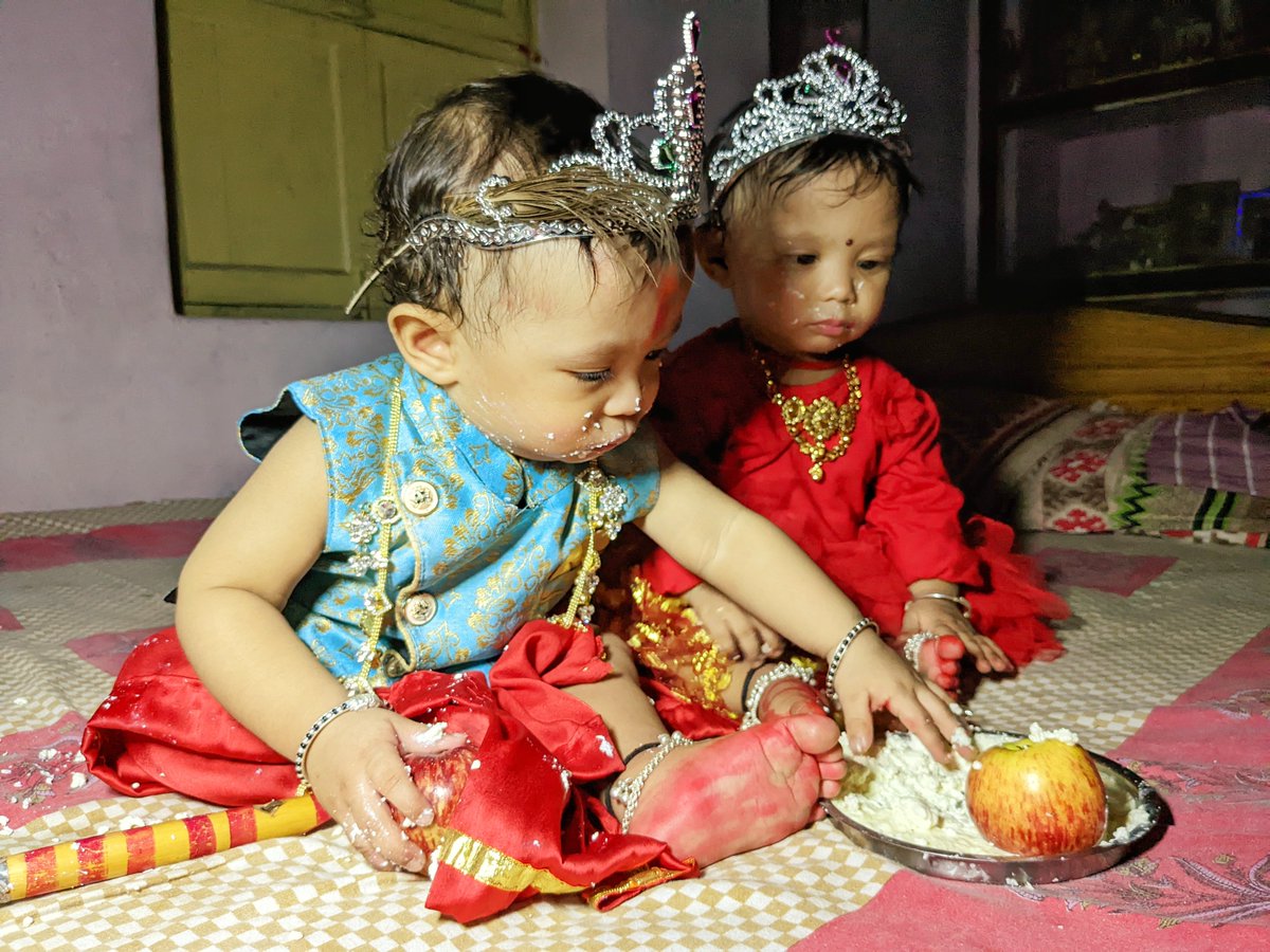 trilokiz's tweet photo. May lord Krishna's flute harbingers the melody🎶 of health, prosperity, contentment &amp; enrich your life with his blessings. 🙏😇

#happyjanmashtami 👶
जय श्री कृष्णा ।।👶🐮🙏 https://t.co/X7cfYtEQur