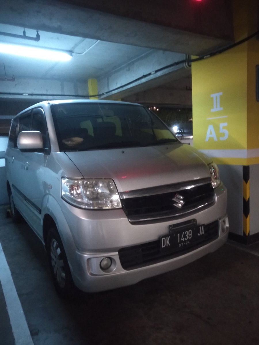 WE WENT TO PADANG BAY TO
PICKING UP MY AUSTRALIAN
CLIENTS THANKS HARRY AND
TILLY FOR KEEP ME BUSY AND
THE LAST JOB WAS LATE NIGHT
AIRPORT TRANSFER TO VILLA
MANGGO CANGGU THANKS !
