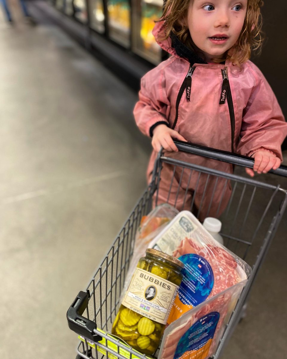 bubbiespickles's tweet image. I see one thing mom &amp;amp; dad definitely won't be putting back.

#repost @nacholoops