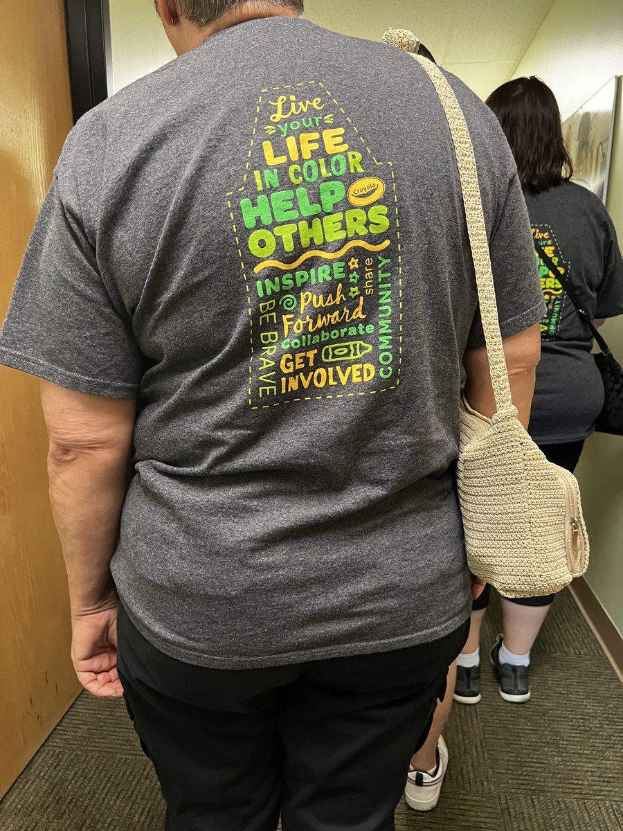 UnitedWayGLV's tweet image. #SeeTheImpact: @Crayola staff took an #ImpactTour at 5 #UWGLV partner agencies: @LVCConline - Spring Garden, @pinebrookfamily, @LehighChurches, Northeast Community Center, &amp;amp; Easton Area Neighborhood Centers &amp;amp; got to see their donor dollars at work 🌎 #LIVEUNITED