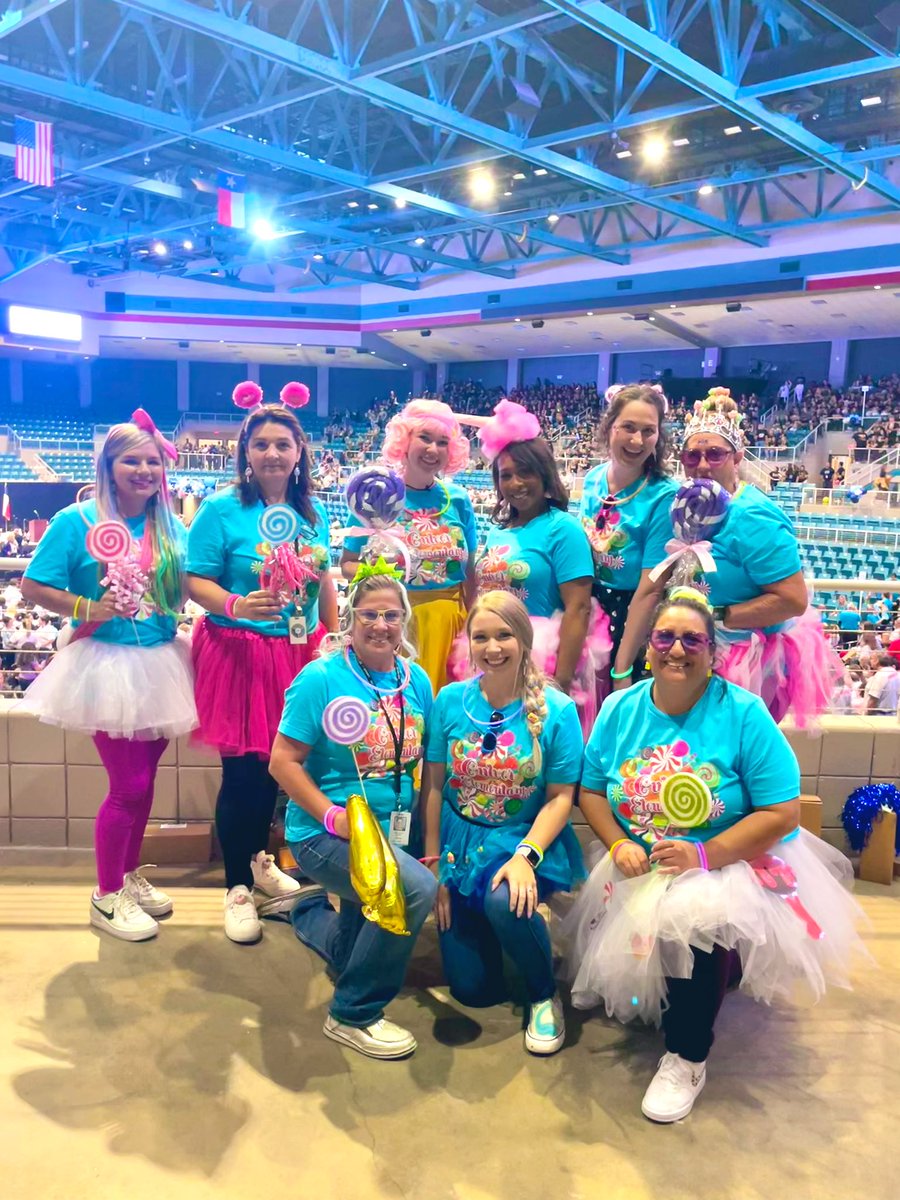 ClassWithCastro's tweet photo. #UnboxingLamarCISD @CulverLCISD @LamarCISD We brought the spirit! Second grade is ready for a sweet year 🍬 https://t.co/pFaxarrtJC