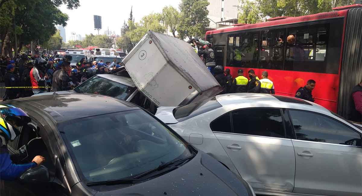 Reportan fuerte carambola en Av. Insurgentes