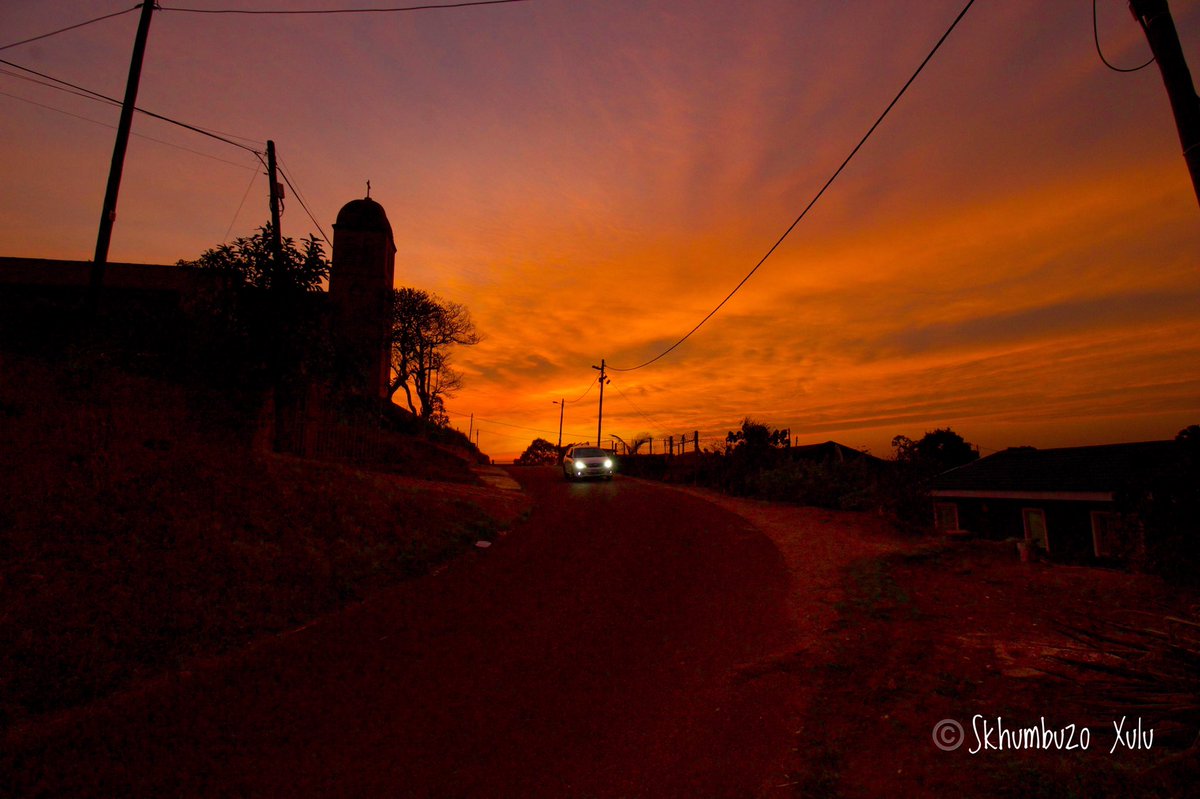 mccoovane's tweet photo. Good Night South Africa 🇿🇦

Sunsets are proof that no matter what happens, every day can end beautifully. #cameratek #worldphotographyday #sunset #canonsa #photography #photographyday #umlazigsection #emaromeni #romechurch https://t.co/jt2T6DZ11D