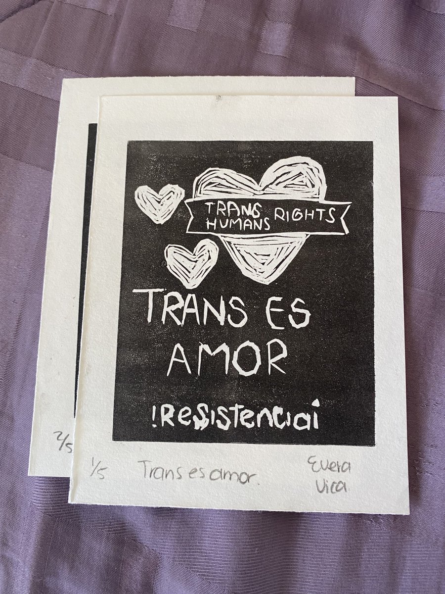 everavicach's tweet photo. Cuando veo sus discursos asustando/violentando a la población trans, diciendo q no hay amor para nosotrxs, volteo a ver a mi novio y me encanta saber q eso no es cierto. Vivo un amor q es puro y sin condiciones. Un amor bonito. 💖🏳️⚧️ #ResistenciaTrans #QuiéremeTrans #TransEsAmor https://t.co/UObY2UMJ4z