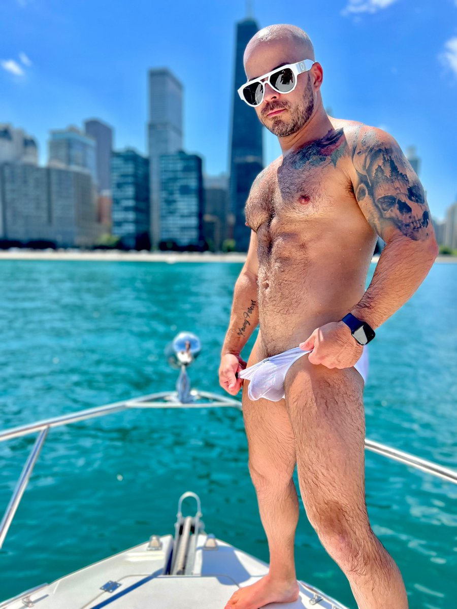 Feeling frisky this Friday afternoon? 😏 Click Link In BIO For More Content❗️ OnlyFans.com/CollinAndJosh ➡️ also follow @Collinandjoshx1 / @CollinWoodXX #friskyfriday #viral #gayinfluencer #trending #gaysoftwitter #chicago #onlyfans #boatdaddy #theplaypenchicago #yacht #boatlife