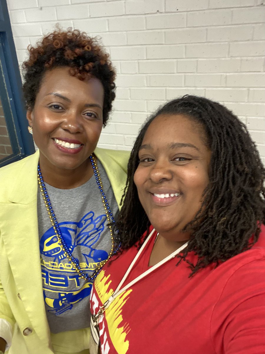 MsBevHampton's tweet photo. My Supt is the dopest!!!! #SenseOfBelonging @CSD58Supt https://t.co/GKdBezuiSr