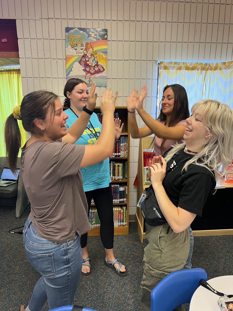 Building connections and “making friends” this morning! Thanks for stopping by <a href="/JASteingraber/">Jason Steingraber</a> <a href="/sraKnapp/">Dr. Katy Knapp</a> <a href="/McGregor_SPS/">McGregor Elementary</a>