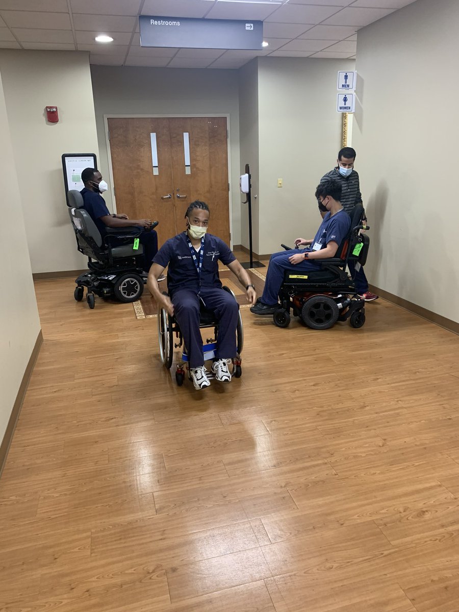 Spending time learning the “pieces and parts” of a wheelchair in didactics. Thank you <a href="/SusanMcDowellMD/">Susan McDowell</a> for a great lecture series! #physiatry