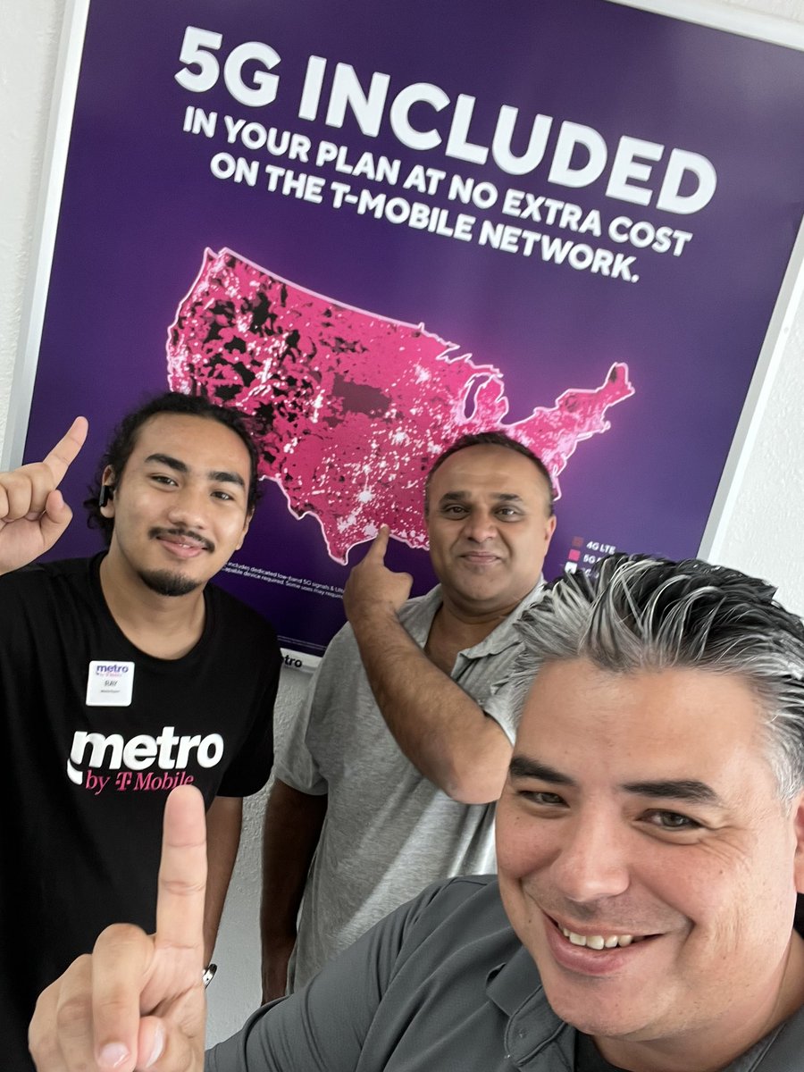 No better way to start off a weekend then hanging out with our AWESOME @purely_wireless employees! Thanks Andy and Ray for time we spent sharing ideas this morning!