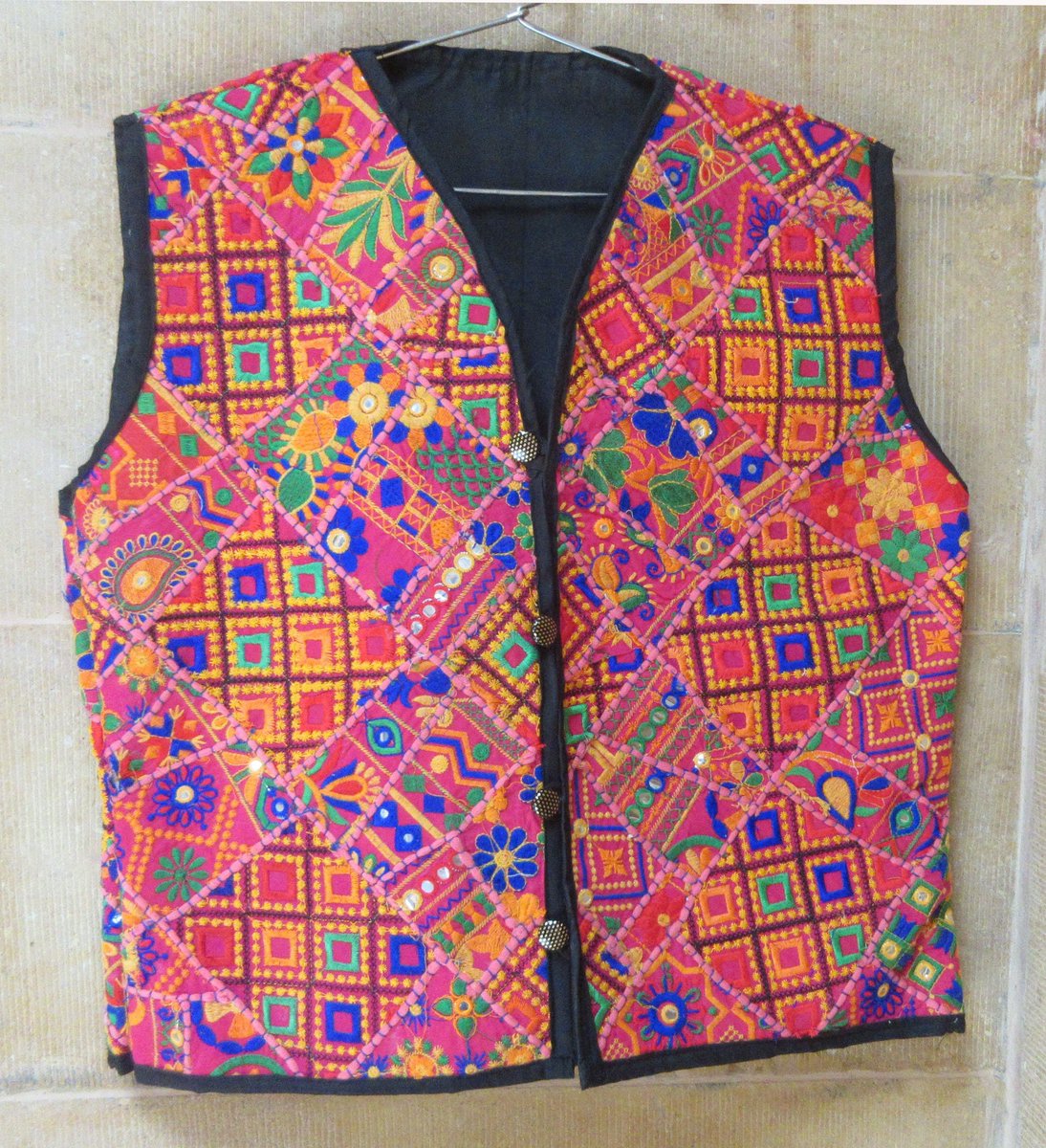 craftstudio112's tweet photo. Excited to share the latest addition to my #etsy shop: Indian Hand Embroidered Kutch Jacket Cotton Thread Work Jacket Navratri Festival Wear Jacket Multicolored Mirror Work Banjara Jacket https://t.co/kTWB34KFS4 #patchwork #patchworkjacket #kutchijacket #cottonjacket # https://t.co/LFdl4TTZL6