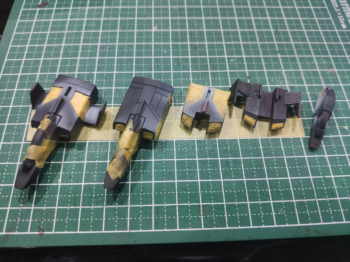 HobbyLifeStudio's tweet photo. Classic 1/144 Core Booster
5ชิ้นสุดท้าย กั้นพ่นยาวๆ เหลือลงสีหลักๆแค่แดงกับน้ำเงิน ก่อน25ควรจะเสร็จ เพราะต้องเผื่อไปทำZoidsต่อด้วย

#HobbyLifeStudio #WIP #Bandai #バンダイ #Gunpla #ガンプラ #Plamo #プラモ #Modelkits #機動戦士ガンダム #MobileSuitGundam #CoreBooster #EFSF https://t.co/njx76UDhXd
