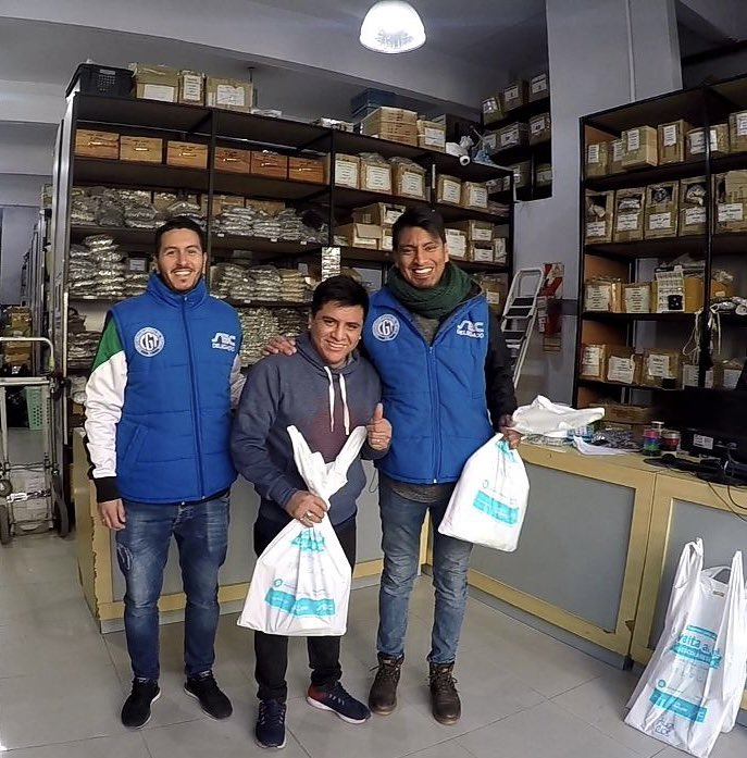 StreamComercio's tweet photo. Seguimos militando la @ListaAzulSEC escuchando a los trabajadores y las trabajadoras.
“Nuestro compromiso es con los empleados y las empleadas de comercio”  

@CarlosPerezSEC @Sergio_OrtizOk @sabriparedessec @MGonzalezSEC 
 
#BuenViernes 💙 15/9 🗳✌️ https://t.co/UoJbdBuLQz