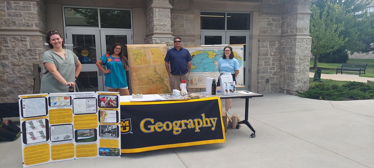 MizzouGeog's tweet photo. Come see us New Students of @MizzouGeog @Mizzou_MCC @MizzouLife @MissouriGlobal @Mizzou https://t.co/HruZ8sdqrW
