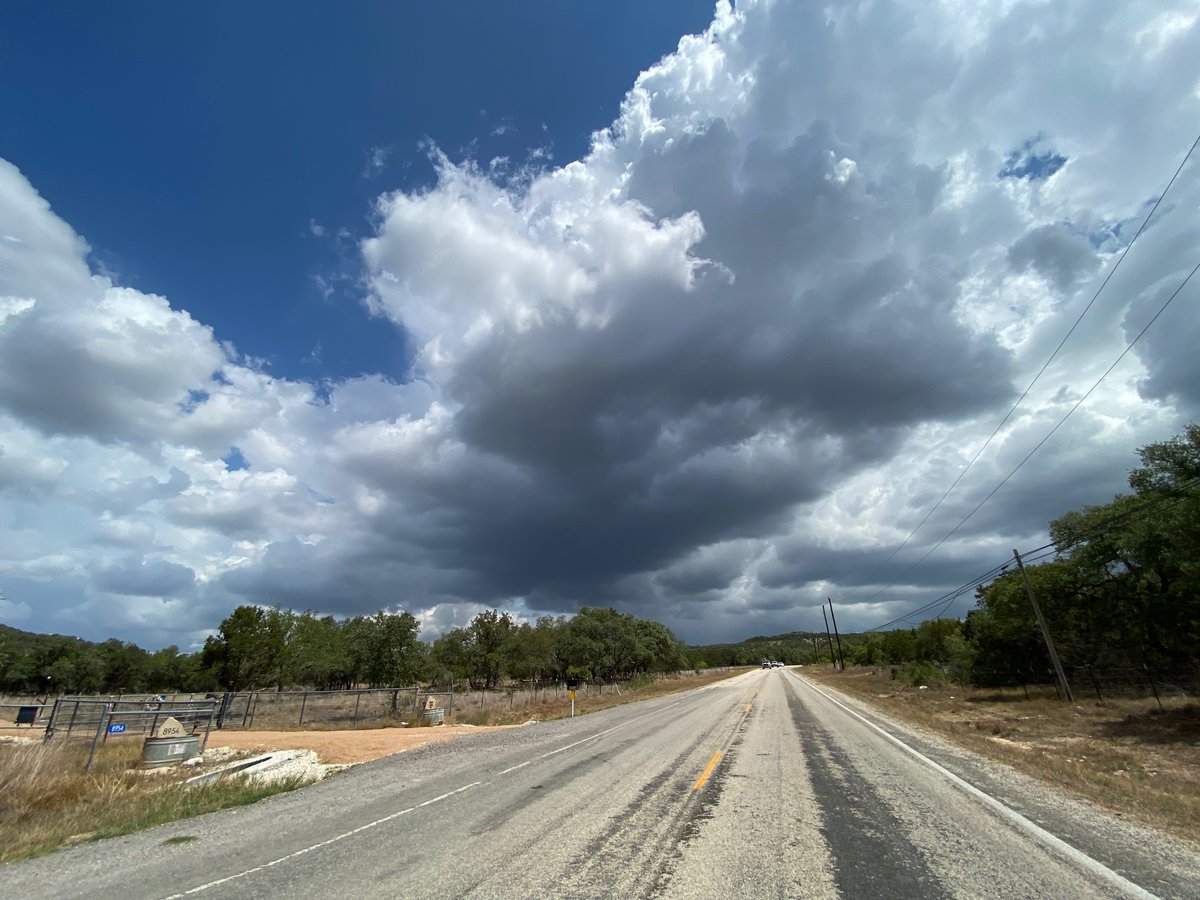 hicandyr's tweet photo. Clouds over #BlancoCounty near #Henly right now 😍 Let’s go rain! 🌧 @KristenCurrieTV @KXAN_News https://t.co/tRiLLNlgnP