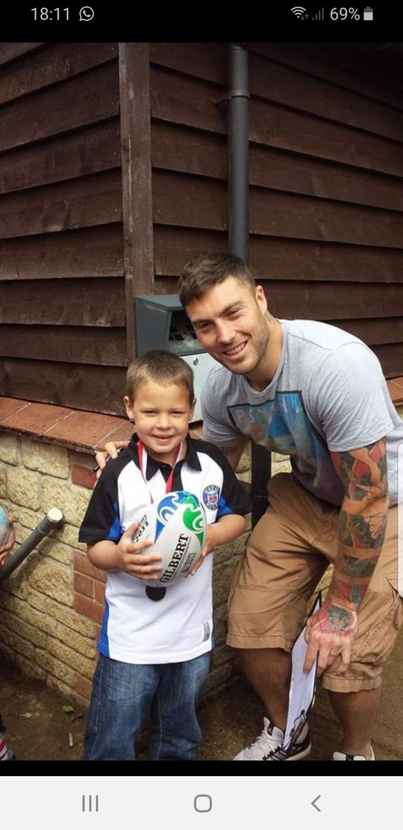 Helen Dallimore tweet media