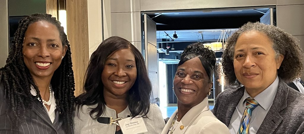 #FamilyMedicine Leads and #LeadersBuildLeaders
At the Family Medicine Leadership Consortium glad to be with Folks, including these powerhouses...

<a href="/tilimd/">Tochi Iroku-Malize</a> <a href="/drjaysheree/">Jay-Sheree Allen Akambase, MD</a> <a href="/AdaStewartMD1/">Ada Stewart, MD</a> 
#FMRevolution 
#FamMedFlex