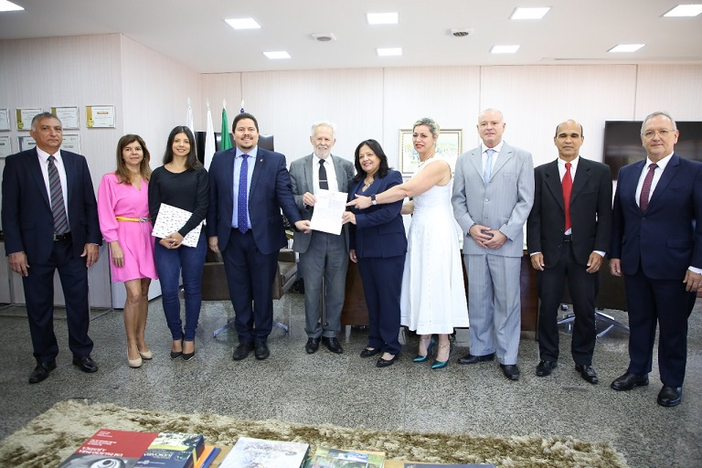 TRT-10 assina acordo para implementação de ações de acessibilidade e inclusão no Tocantins
trt10.jus.br/ascom/?pagina=…