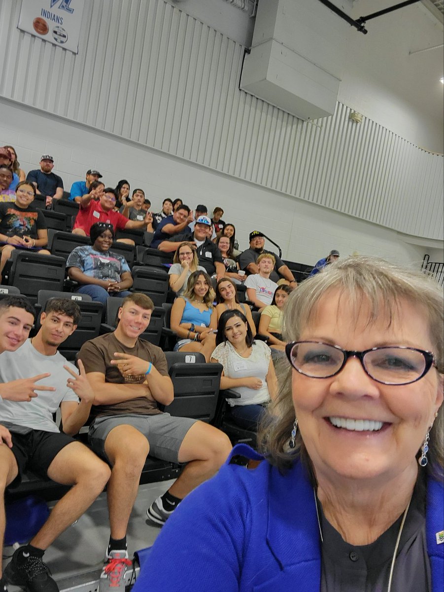 lamarcomcollege's tweet photo. LCC Orientation is HERE, and LCC President @DrLindaLujan has MORE photos πΈ to prove it!
We love love LOVE to se those smiling Lopes faces. (Did we mention we love those smiling faces? π) https://t.co/MoNhI4URIw