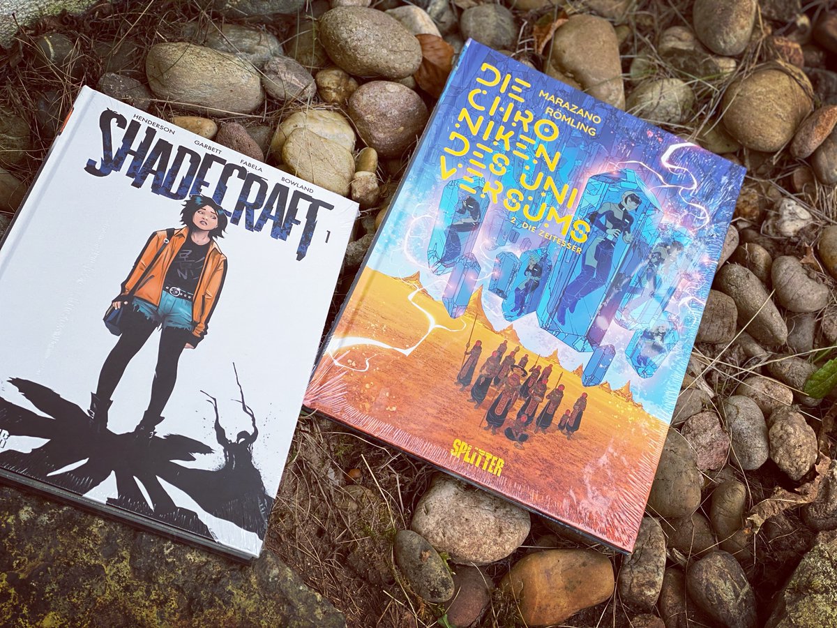 Vincisblog's tweet photo. Bodenständig und abgehoben
Während es bei #Shadecraft um lebendige #Schatten geht, gibt es bei #DieChronikenDesUniversums Weltraumkost vom aller Feinsten. Spannende #Comics.
@SplitterVerlag #Comic #Comicbuch #lesen #JoeHenderson #LeeGarbett #RichardMarazano #IngoRömling https://t.co/bDraZzASbg
