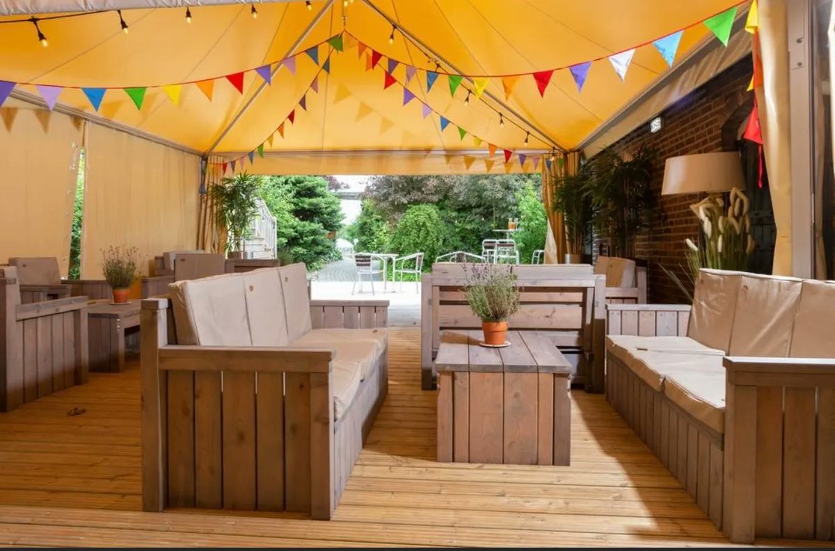 MorleyHayes's tweet photo. Join us this #weekend at the new #StablesBar at #MorleyHayes! Enjoy beers, wines &amp; spirits in a relaxing environment. A #takeawaypizza menu available on a Fri and Sat. Open Friday 4pm-11pm, Saturday 11.30am-11.00pm and Sunday 12.00pm-6.00pm.  We look forward to seeing you! https://t.co/ji0tmUKkY6