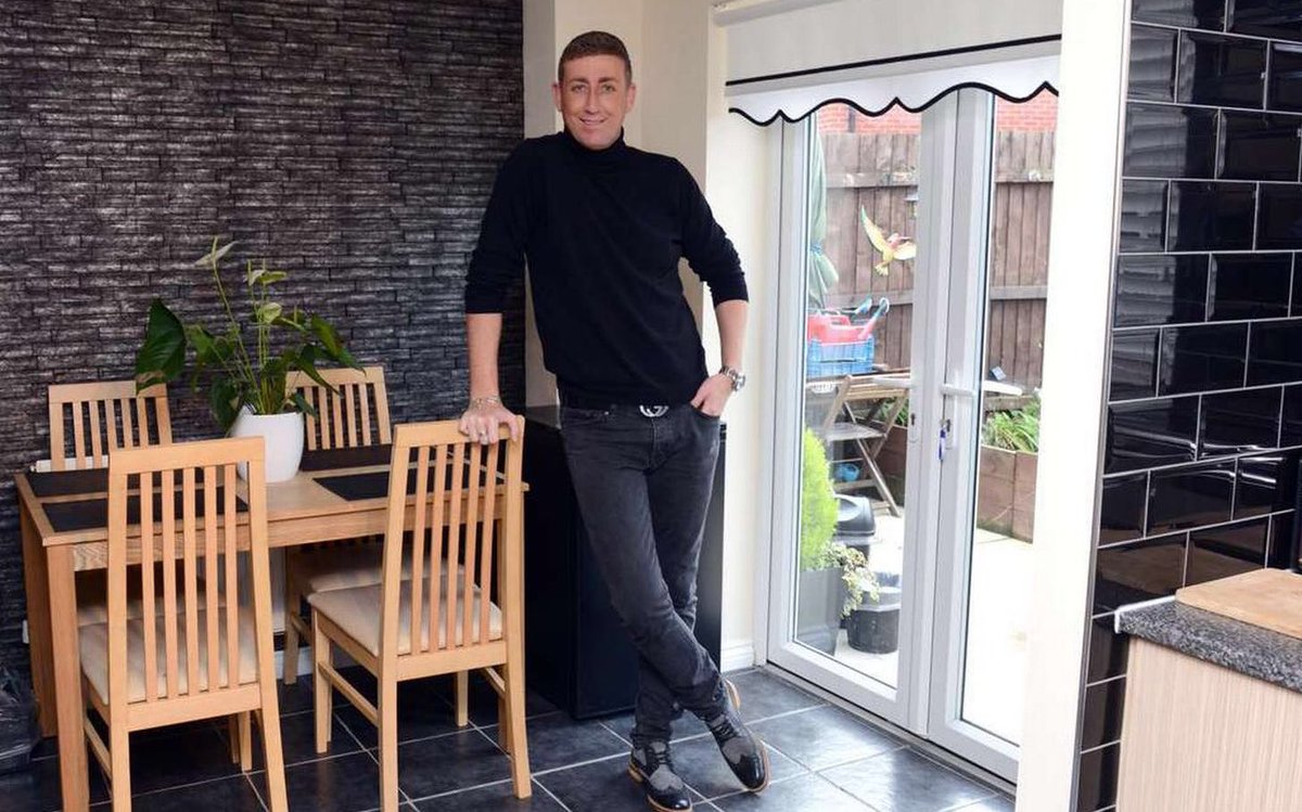 absolutegazelle's tweet image. “Sorry I can’t make it, I’ve got plans” 

Also me: