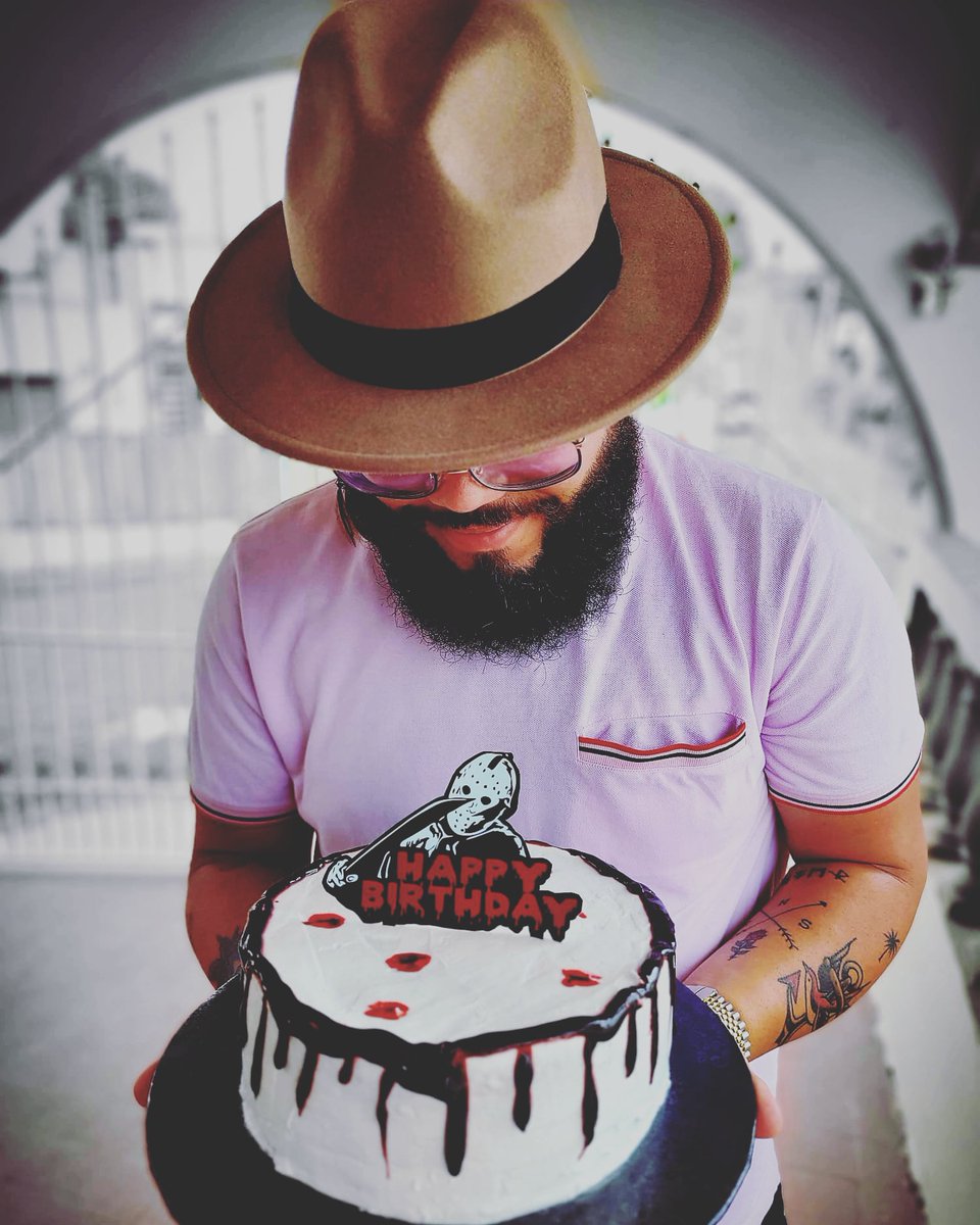 EdwinLLopez1's tweet photo. Happy Birthday to me🎂🎂🎂
Welcome #33 https://t.co/tvQ29UCqTB