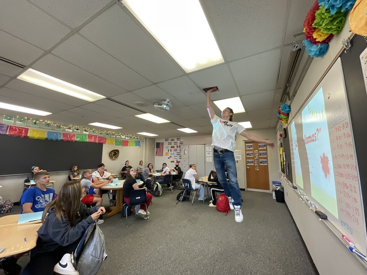 Profe Yoakam tweet media