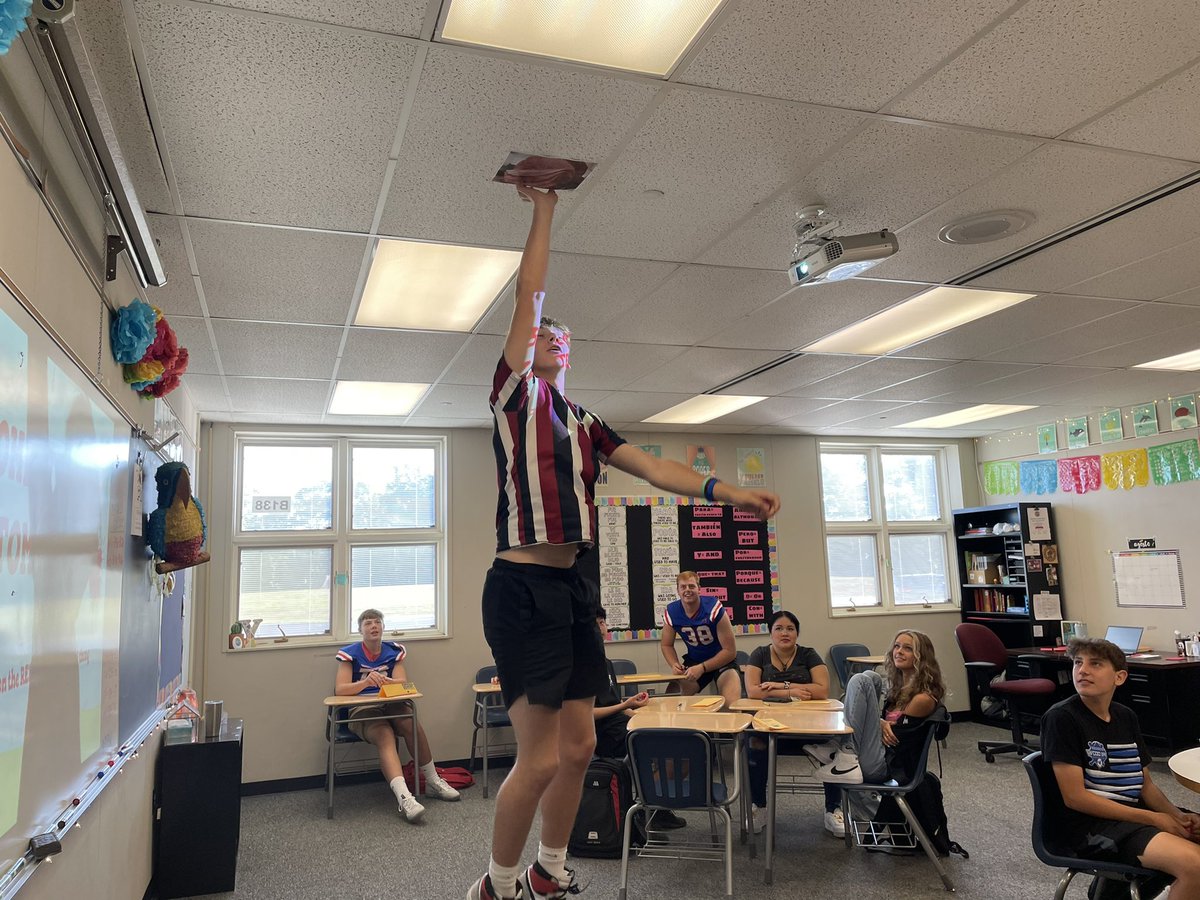 Profe Yoakam tweet media