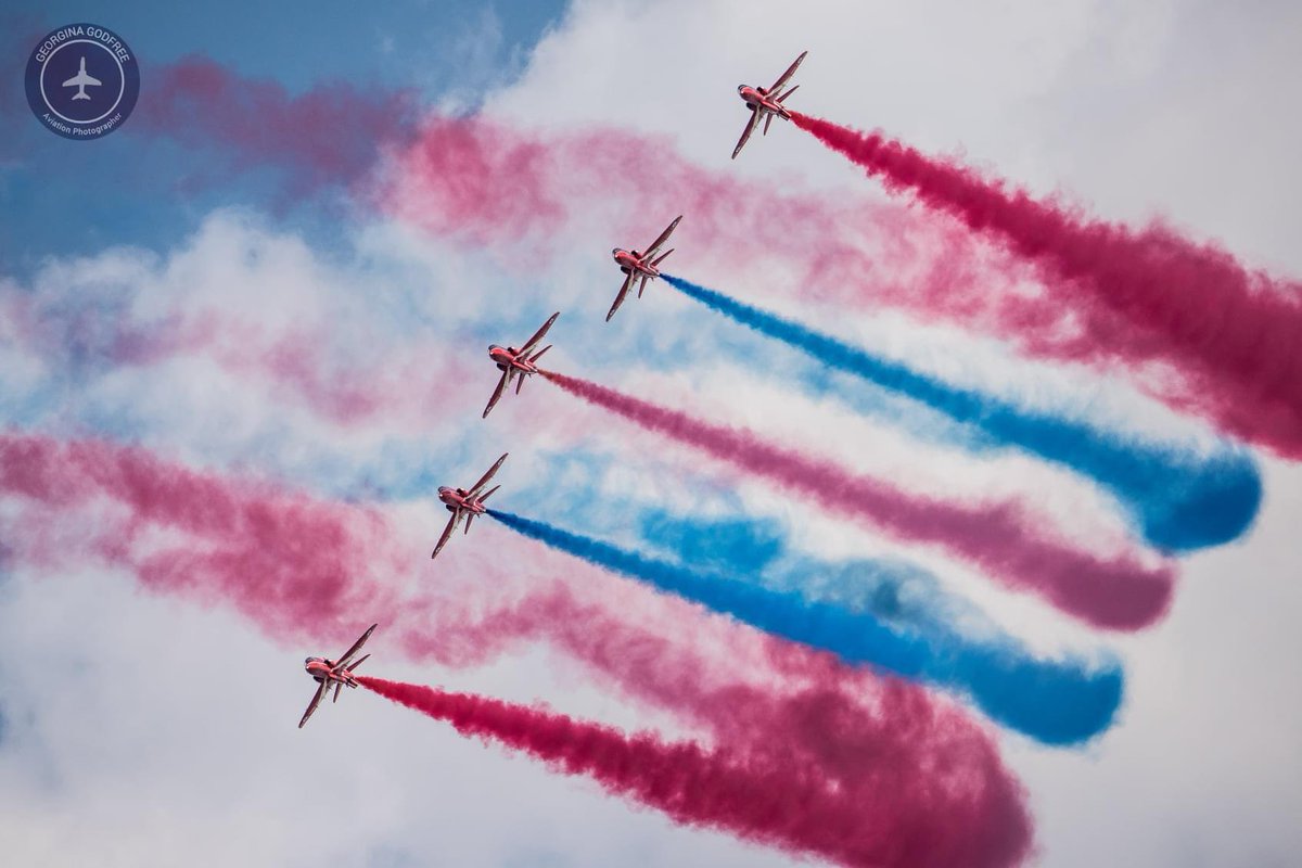 Reflecting this #WorldPhotographyDay, especially as it combines itself with #NationalAviationDay too! Forever thankful to all those who've given me opportunities within aviation &amp; photography - incredibly lucky to have Official Photographer as part of my role <a href="/LBH_Airport/">London Biggin Hill Airport</a> ☺️📸🛩