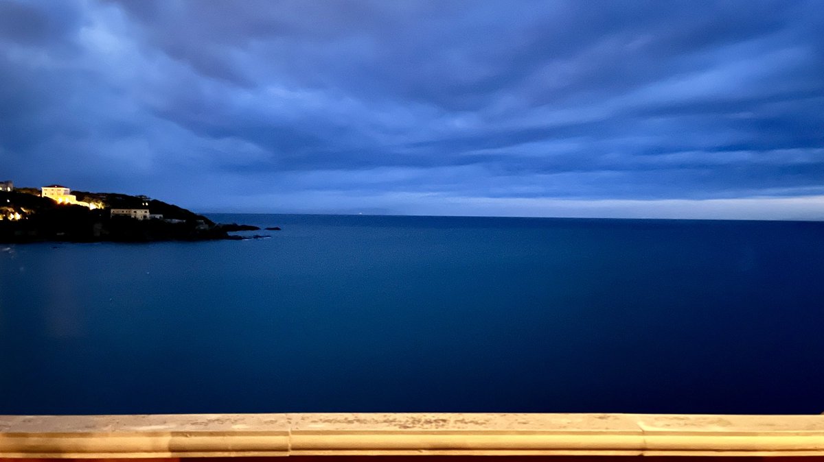 clbenc's tweet photo. 🇮🇹Italy 📍Castiglioncello 🚩Baia del Quercetano 🗓2022 Aug - Every night ... at the Theater, same stage and usual place, from where I always enjoy these beautiful shows #claudiobencivenni® #castiglioncello #baiadelquercetano #goodnight https://t.co/wCJNLlV2oW