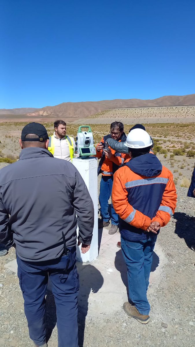 geosistemassrl's tweet photo. Curso de solución de auscultación para nuestros clientes de SSR MINING 
Software Geomos con Estación Total Leica TS60.
.
.
.

#leica #geomos #leicageosystems #mineria #mining #leicamining #Auscultación #topografia #geodesia #survey https://t.co/zJJf3zzgBm