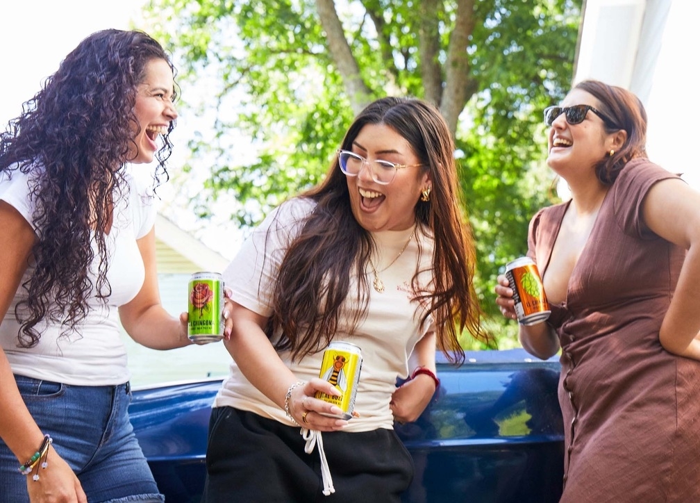 fcbrewing's tweet photo. The girls that get it…get it. 
Find ¡FCBC! brews near you - link in bio.

#fcbrewing #HechoEnDtx https://t.co/sXYmfFjdGz