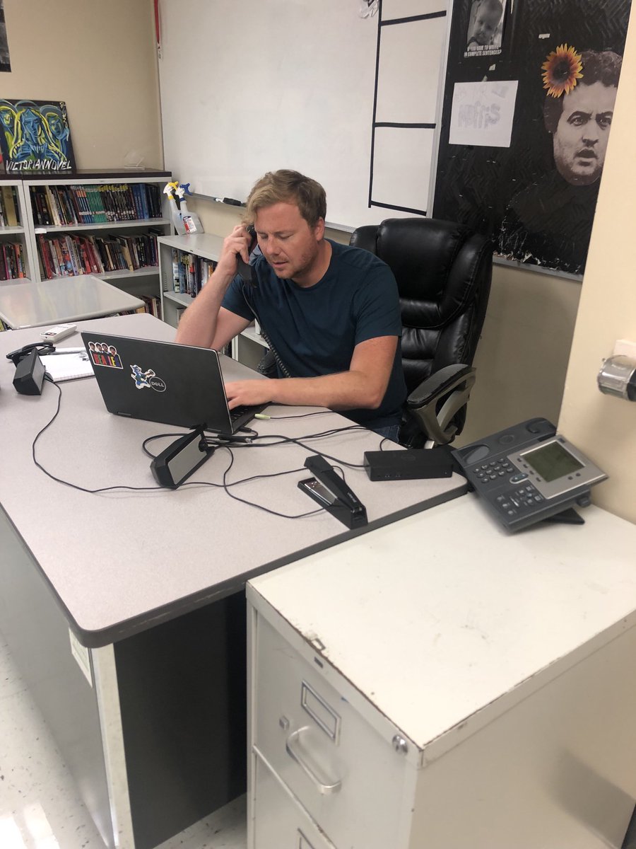 BridgesHS's tweet image. Hello!!! It’s Bridges calling. Communication is key to success. #BRIDGESFAM #HAMMERSUP